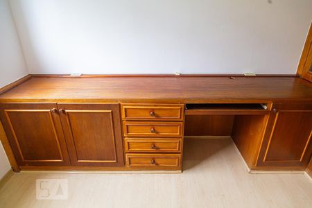 Apartamento à venda com 65m², 2 quartos e 1 vagaMesa de Escritório do Quarto 2