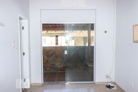 Sala de Estar de casa de condomínio à venda com 3 quartos, 124m² em Freguesia de Jacarepaguá, Rio de Janeiro