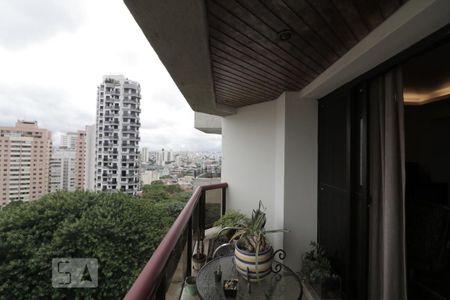 Apartamento à venda com 186m², 3 quartos e 3 vagasSacada da Sala 