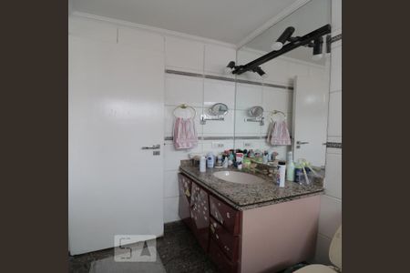 Apartamento à venda com 186m², 3 quartos e 3 vagasBanheiro da Suite 2  