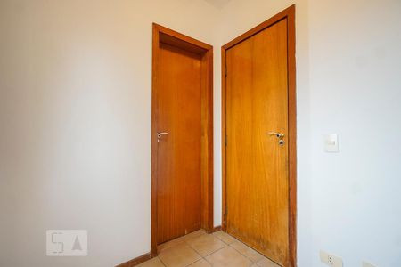 Apartamento à venda com 200m², 4 quartos e 3 vagas Apartamento à venda com 200m², 4 quartos e 3 vagasQuarto de serviço
