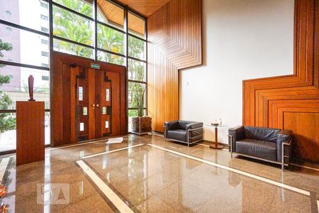 Apartamento à venda com 200m², 4 quartos e 3 vagas Apartamento à venda com 200m², 4 quartos e 3 vagasHall social