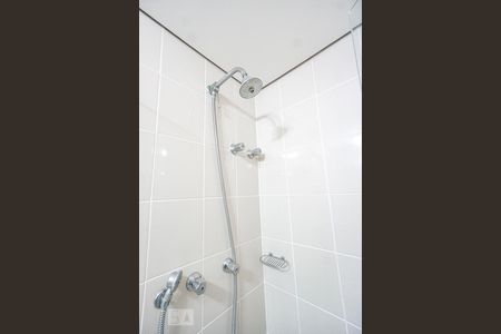 Apartamento à venda com 200m², 4 quartos e 3 vagas Apartamento à venda com 200m², 4 quartos e 3 vagasChuveiro