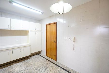 Apartamento à venda com 200m², 4 quartos e 3 vagas Apartamento à venda com 200m², 4 quartos e 3 vagasCozinha