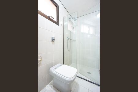 Apartamento à venda com 200m², 4 quartos e 3 vagas Apartamento à venda com 200m², 4 quartos e 3 vagasBanheiro da suíte 02