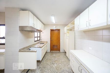 Apartamento à venda com 200m², 4 quartos e 3 vagas Apartamento à venda com 200m², 4 quartos e 3 vagasCozinha