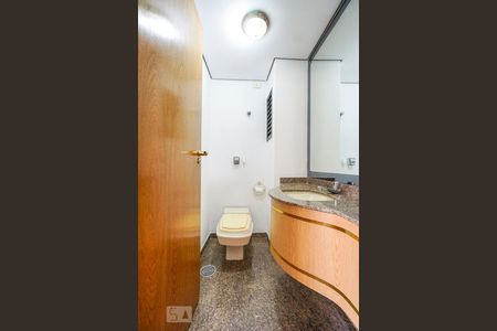 Apartamento à venda com 200m², 4 quartos e 3 vagas Apartamento à venda com 200m², 4 quartos e 3 vagasLavabo