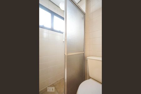 Apartamento à venda com 200m², 4 quartos e 3 vagas Apartamento à venda com 200m², 4 quartos e 3 vagasBanheiro de serviço