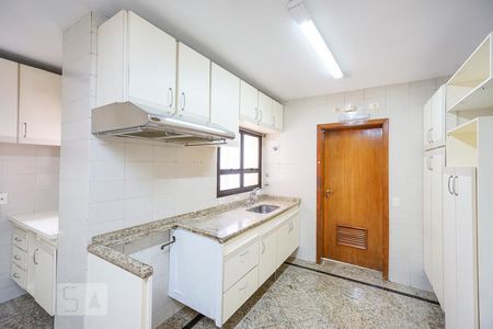 Apartamento à venda com 200m², 4 quartos e 3 vagas Apartamento à venda com 200m², 4 quartos e 3 vagasCozinha