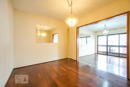 Apartamento à venda com 200m², 4 quartos e 3 vagas Apartamento à venda com 200m², 4 quartos e 3 vagasSala de jantar