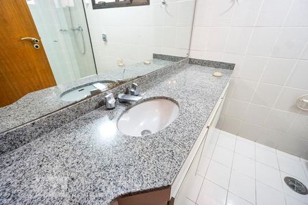 Apartamento à venda com 200m², 4 quartos e 3 vagas Apartamento à venda com 200m², 4 quartos e 3 vagasPia