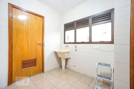 Apartamento à venda com 200m², 4 quartos e 3 vagas Apartamento à venda com 200m², 4 quartos e 3 vagasÁrea de serviço