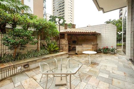 Apartamento à venda com 200m², 4 quartos e 3 vagas Apartamento à venda com 200m², 4 quartos e 3 vagasChurrasqueira