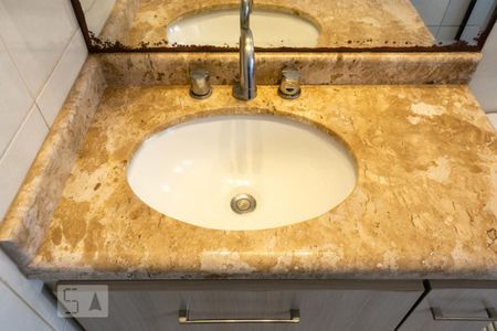 Apartamento à venda com 65m², 2 quartos e 2 vagasBanheiro da Suíte