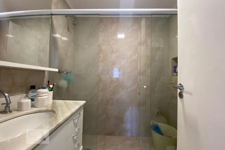 Apartamento à venda com 72m², 2 quartos e 2 vagas Apartamento à venda com 72m², 2 quartos e 2 vagasBanheiro da Suíte 2