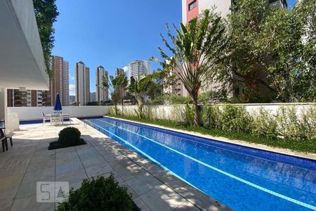 Apartamento à venda com 72m², 2 quartos e 2 vagas Apartamento à venda com 72m², 2 quartos e 2 vagasÁrea comum - Piscina