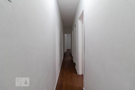 Casa à venda com 198m², 3 quartos e 3 vagasCorredor