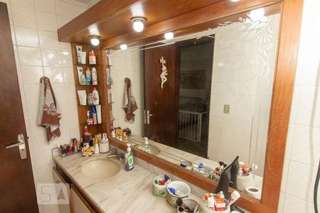 Casa à venda com 238m², 3 quartos e 3 vagas Casa à venda com 238m², 3 quartos e 3 vagasBanheiro