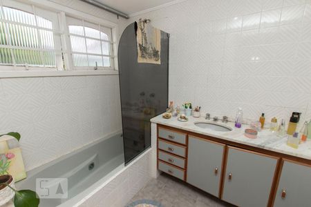 Casa à venda com 238m², 3 quartos e 3 vagas Casa à venda com 238m², 3 quartos e 3 vagasBanheiro da Suíte