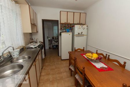 Casa à venda com 238m², 3 quartos e 3 vagas Casa à venda com 238m², 3 quartos e 3 vagasCozinha