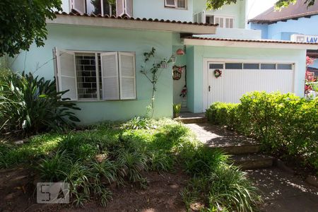 Casa à venda com 238m², 3 quartos e 3 vagas Casa à venda com 238m², 3 quartos e 3 vagasJardim