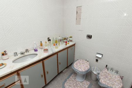 Casa à venda com 238m², 3 quartos e 3 vagas Casa à venda com 238m², 3 quartos e 3 vagasBanheiro da Suíte