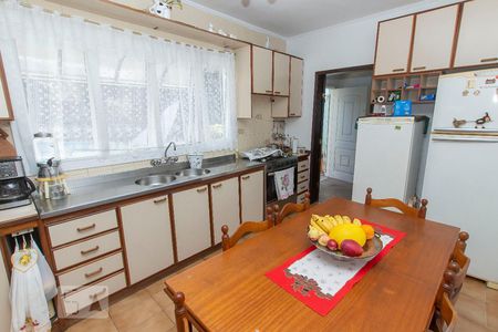 Casa à venda com 238m², 3 quartos e 3 vagas Casa à venda com 238m², 3 quartos e 3 vagasCozinha