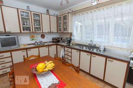 Casa à venda com 238m², 3 quartos e 3 vagas Casa à venda com 238m², 3 quartos e 3 vagasCozinha