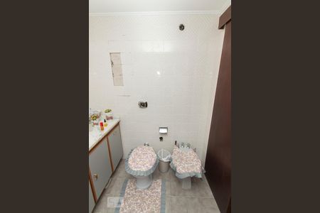 Casa à venda com 238m², 3 quartos e 3 vagas Casa à venda com 238m², 3 quartos e 3 vagasBanheiro da Suíte