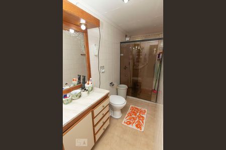 Casa à venda com 238m², 3 quartos e 3 vagas Casa à venda com 238m², 3 quartos e 3 vagasBanheiro