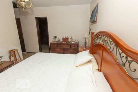Casa à venda com 238m², 3 quartos e 3 vagas Casa à venda com 238m², 3 quartos e 3 vagasSuíte