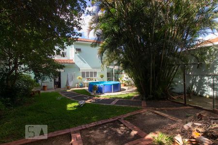 Casa à venda com 238m², 3 quartos e 3 vagas Casa à venda com 238m², 3 quartos e 3 vagasQuintal