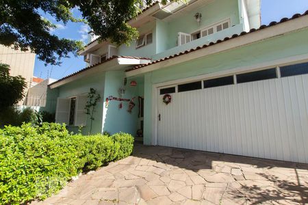 Casa à venda com 238m², 3 quartos e 3 vagas Casa à venda com 238m², 3 quartos e 3 vagasGaragem