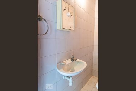 Casa à venda com 264m², 3 quartos e 4 vagasBanheiro de serviço