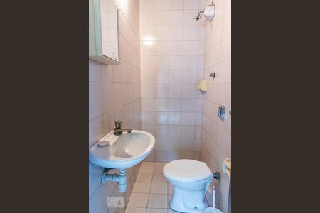 Casa à venda com 264m², 3 quartos e 4 vagasBanheiro de serviço