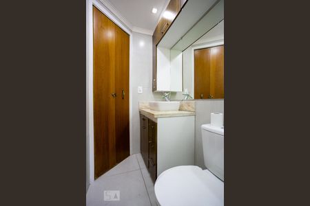 Apartamento à venda com 51m², 2 quartos e 1 vaga Apartamento à venda com 51m², 2 quartos e 1 vagaBanheiro