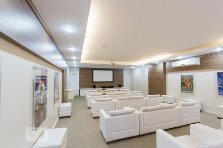 Apartamento à venda com 60m², 2 quartos e 1 vagaCinema