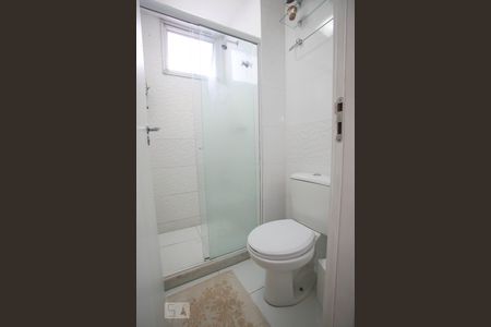 Banheiro de apartamento para alugar com 2 quartos, 53m² em Barra da Tijuca, Rio de Janeiro