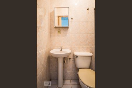 Banheiro de kitnet/studio para alugar com 1 quarto, 30m² em Jardim Santa Genebra Ii (barao Geraldo), Campinas