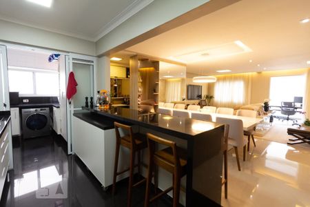 Apartamento para alugar com 104m², 2 quartos e 2 vagas Apartamento para alugar com 104m², 2 quartos e 2 vagasCozinha