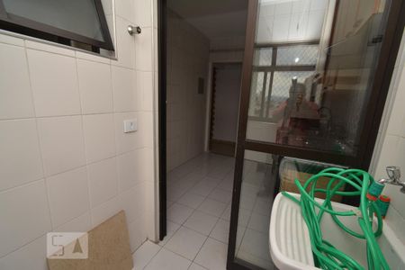 Apartamento à venda com 74m², 3 quartos e 1 vagaÁrea de Serviço