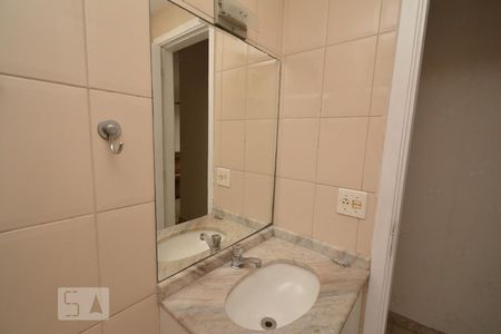 Banheiro de apartamento à venda com 3 quartos, 74m² em Gopoúva, Guarulhos