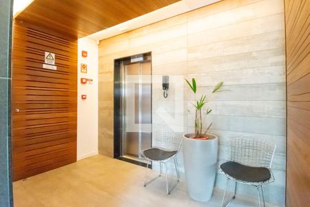 Hall de Entrada de apartamento para alugar com 2 quartos, 50m² em Glória, Porto Alegre