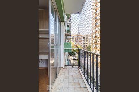 Apartamento para alugar com 120m², 4 quartos e 1 vaga Apartamento para alugar com 120m², 4 quartos e 1 vagaVaranda do Quarto 3