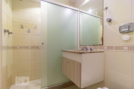 Apartamento para alugar com 120m², 4 quartos e 1 vaga Apartamento para alugar com 120m², 4 quartos e 1 vagaBanheiro Social
