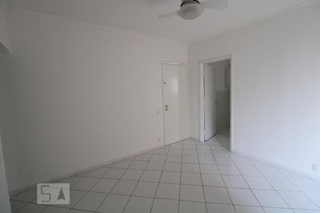 Sala de Apartamento com 1 quarto, 45m² Cambuí
