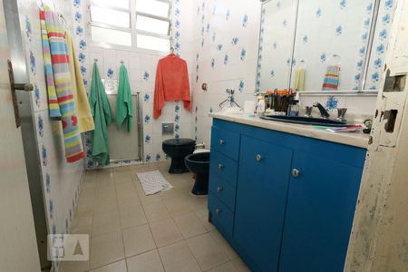 Casa à venda com 254m², 4 quartos e 4 vagasBanheiro Social