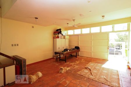Casa à venda com 254m², 4 quartos e 4 vagasGaragem