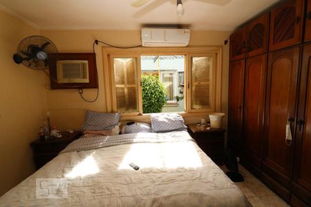 Casa à venda com 254m², 4 quartos e 4 vagasQuarto Suíte