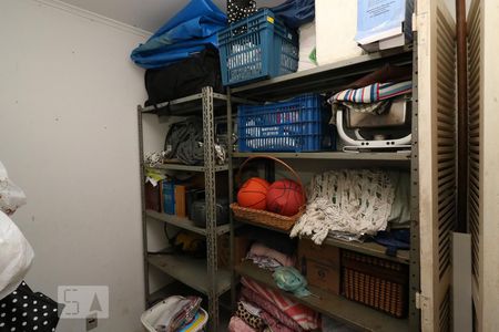 Casa à venda com 254m², 4 quartos e 4 vagasQuarto de Serviço